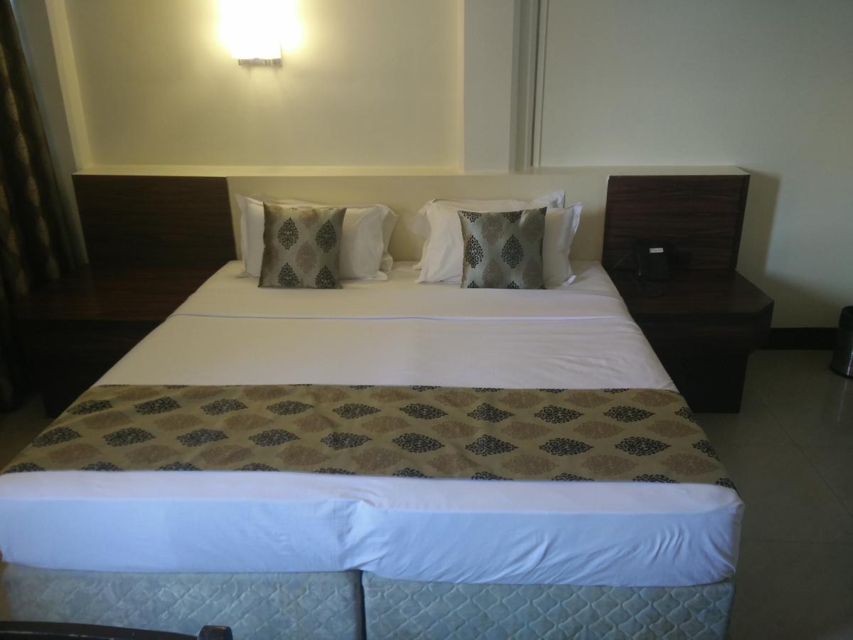 Strand Hotel, Colaba Βομβάη Εξωτερικό φωτογραφία