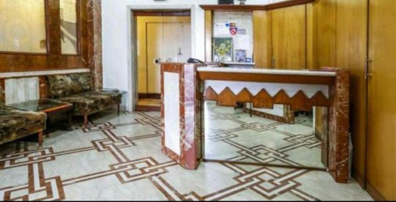 Strand Hotel, Colaba Βομβάη Εξωτερικό φωτογραφία